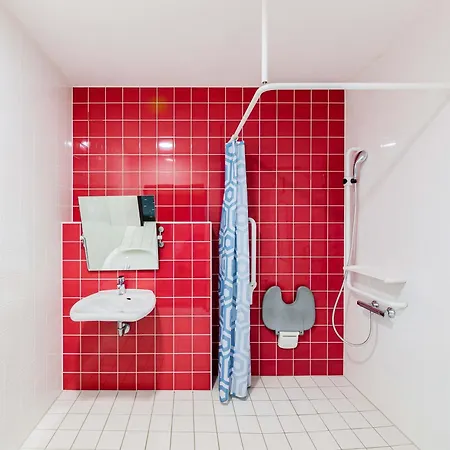 Duesseldorf-airport Hotel 3*