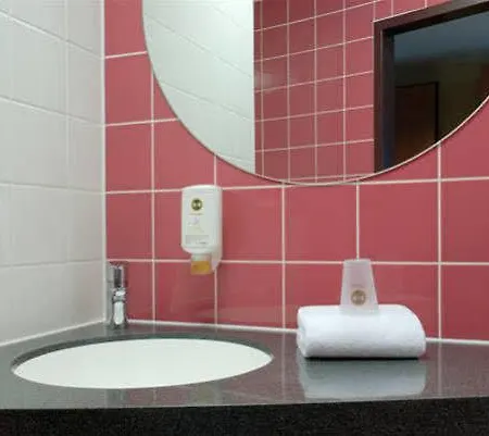 Hotel Duesseldorf-airport 3*