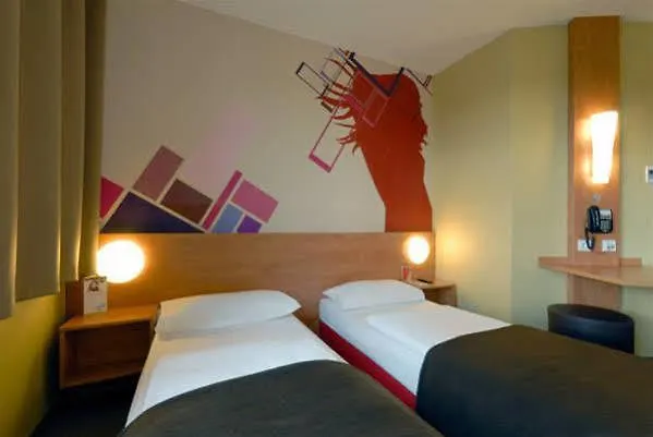 Отель Duesseldorf-airport 3*